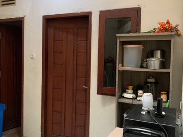 Dijual Rumah Posisi Hoek di Palem Semi Karawaci, Tangerang