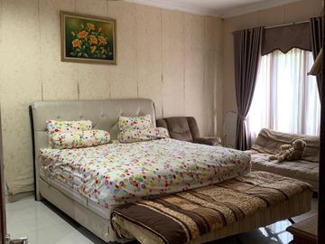Dijual Rumah Posisi Hoek di Palem Semi Karawaci, Tangerang