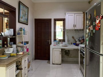 Dijual Rumah Posisi Hoek di Palem Semi Karawaci, Tangerang