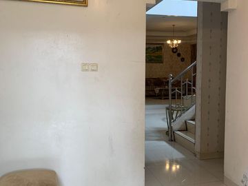 Dijual Rumah Posisi Hoek di Palem Semi Karawaci, Tangerang
