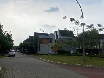 Dijual rumah cantik siap huni MYZA Breezy BSD