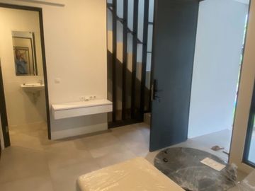 Dijual rumah cantik siap huni MYZA Breezy BSD