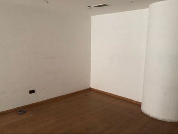 LOCAL - ALQUILER - MONTSERRAT - 300 M2