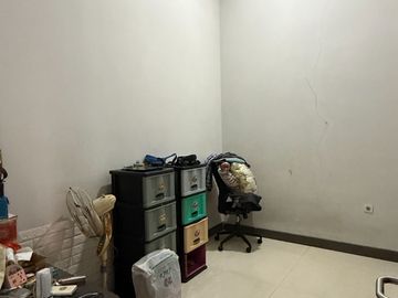Dijual Rumah 3 Lantai di Griya Loka Sektor 1.1 BSD, Tangerang Selatan