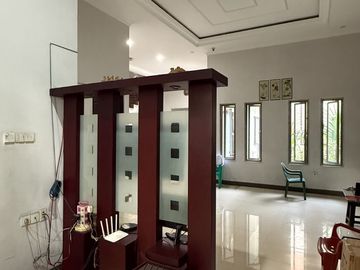 Dijual Rumah 3 Lantai di Griya Loka Sektor 1.1 BSD, Tangerang Selatan
