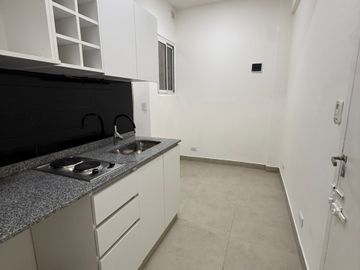 Alquiler Monoabiente con hab separada y lavadero
