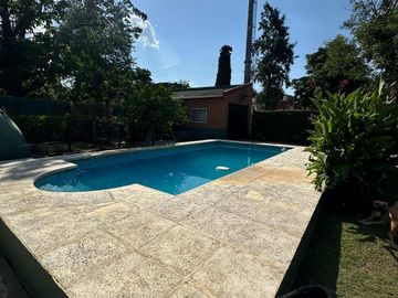 VENTA CASA QUINTA CON PILETA 4 AMB, GRAND BOURG