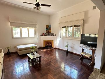 VENTA CASA QUINTA CON PILETA 4 AMB, GRAND BOURG