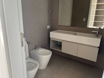 VENTA OCEANA DEPARTAMENTO MONOAMBIENTE C/COCHERA