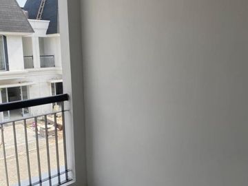 Disewakan Rumah 2,5 Lantai di Cluster Alstonia Citra Garden Bintaro