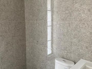 Disewakan Rumah 2,5 Lantai di Cluster Alstonia Citra Garden Bintaro