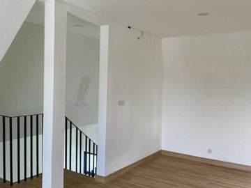 Disewakan Rumah 2,5 Lantai di Cluster Alstonia Citra Garden Bintaro