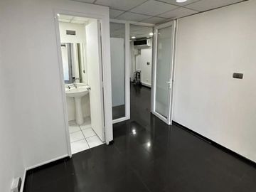 MODERNA OFICINA ARRIENDO METRO PEDRO DE VALDIVIA PROVIDENCIA