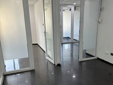 MODERNA OFICINA ARRIENDO METRO PEDRO DE VALDIVIA PROVIDENCIA