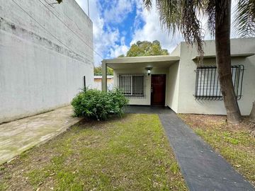 ALQUILER OPORTUNID CASA 2AMB PARQUE ITUZAINGO SUR