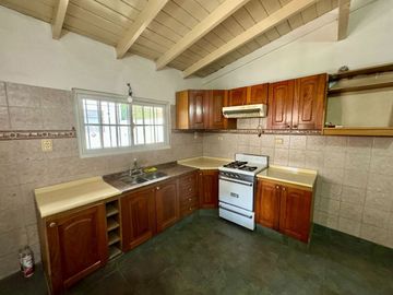 ALQUILER OPORTUNID CASA 2AMB PARQUE ITUZAINGO SUR