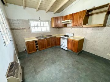 ALQUILER OPORTUNID CASA 2AMB PARQUE ITUZAINGO SUR
