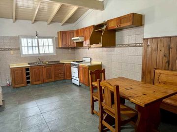 ALQUILER OPORTUNID CASA 2AMB PARQUE ITUZAINGO SUR