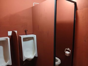 VENTA SALON CON DEPARTAMENTO EN GONZALEZ CATAN