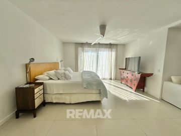 Venta Casa Ayres de Pilar 5 dorm- 1500m2 parque