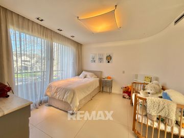 Venta Casa Ayres de Pilar 5 dorm- 1500m2 parque