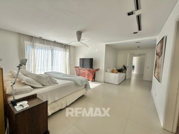 Venta Casa Ayres de Pilar 5 dorm- 1500m2 parque