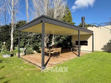 Venta Casa Ayres de Pilar 5 dorm- 1500m2 parque