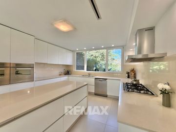 Venta Casa Ayres de Pilar 5 dorm- 1500m2 parque