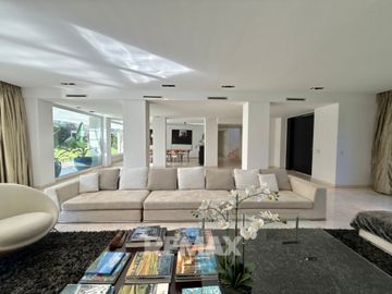 Venta Casa Ayres de Pilar 5 dorm- 1500m2 parque