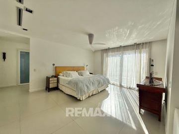 Venta Casa Ayres de Pilar 5 dorm- 1500m2 parque