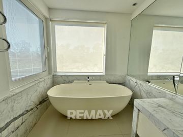 Venta Casa Ayres de Pilar 5 dorm- 1500m2 parque