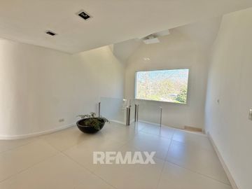Venta Casa Ayres de Pilar 5 dorm- 1500m2 parque