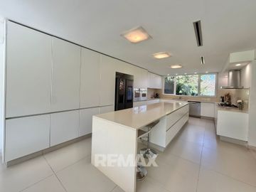 Venta Casa Ayres de Pilar 5 dorm- 1500m2 parque