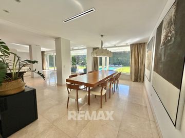Venta Casa Ayres de Pilar 5 dorm- 1500m2 parque