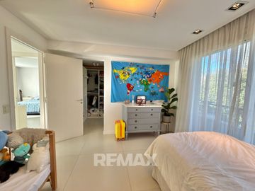 Venta Casa Ayres de Pilar 5 dorm- 1500m2 parque