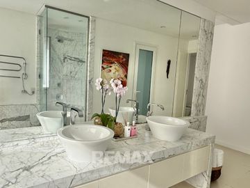 Venta Casa Ayres de Pilar 5 dorm- 1500m2 parque