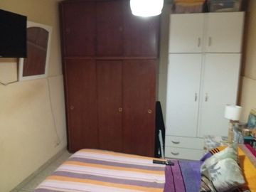 CASA DE PASILLO EN VENTA 3 DORMITORIOS PICHINCHA
