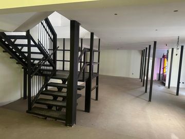 ALQUI RECOLETA OFICI/ESTUDIO A RECICLAR 1100 MTRS