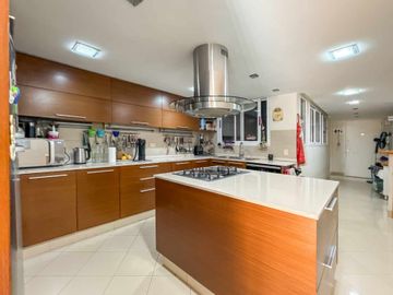 Departamento 5 ambientes venta norte frente