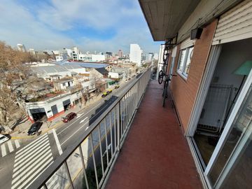 VENTA DPTO 3 AMBIENTES CON BALCON. BOEDO.