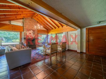 OPORT. CASA CON PILETA EN GRAN TERRENO _ HIGHLAND