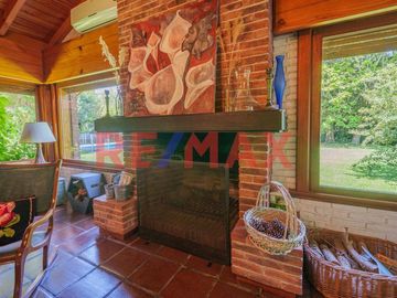 OPORT. CASA CON PILETA EN GRAN TERRENO _ HIGHLAND