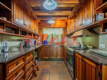 OPORT. CASA CON PILETA EN GRAN TERRENO _ HIGHLAND