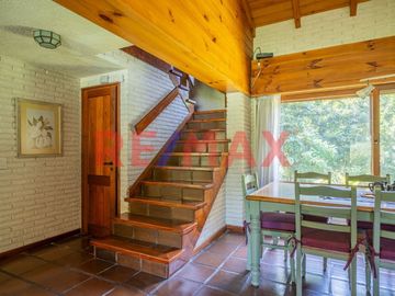 OPORT. CASA CON PILETA EN GRAN TERRENO _ HIGHLAND
