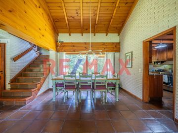OPORT. CASA CON PILETA EN GRAN TERRENO _ HIGHLAND