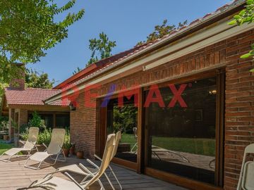 OPORT. CASA CON PILETA EN GRAN TERRENO _ HIGHLAND
