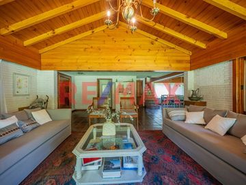 OPORT. CASA CON PILETA EN GRAN TERRENO _ HIGHLAND
