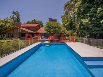 OPORT. CASA CON PILETA EN GRAN TERRENO _ HIGHLAND