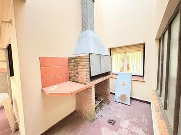 Venta depto 4 ambientes + dependecia Miramar