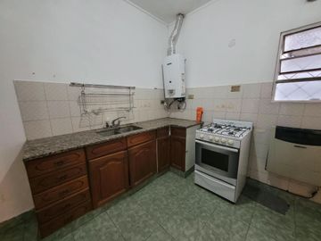 PH en ALQUILER de 1 DORMITORIO en LA PLATA
